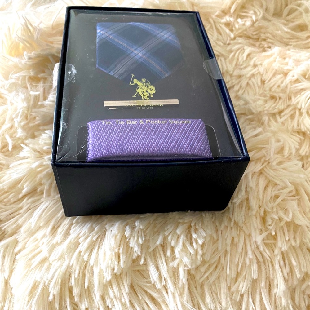 U.S POLO ASSN Tie, Tie Bar & Pocket Square